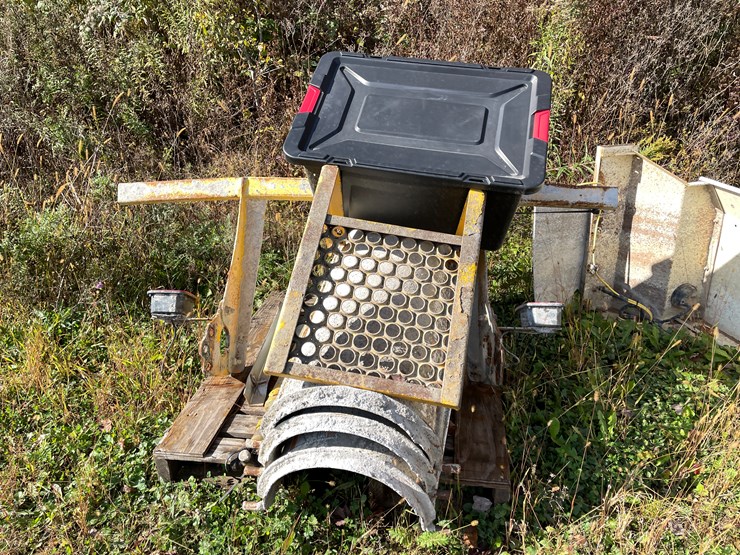 #3375-•-mcneilus-cement-mixer-drum-with-chutes-and-controls-image-28