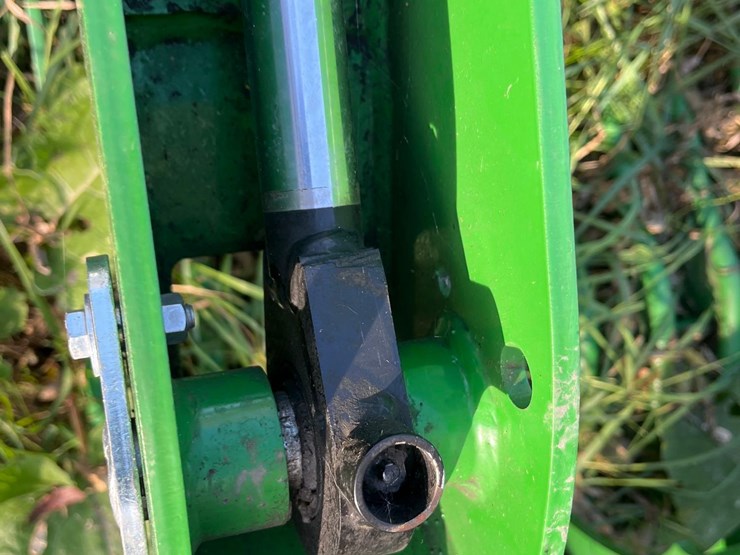 john-deere-rock-bucket-image-18