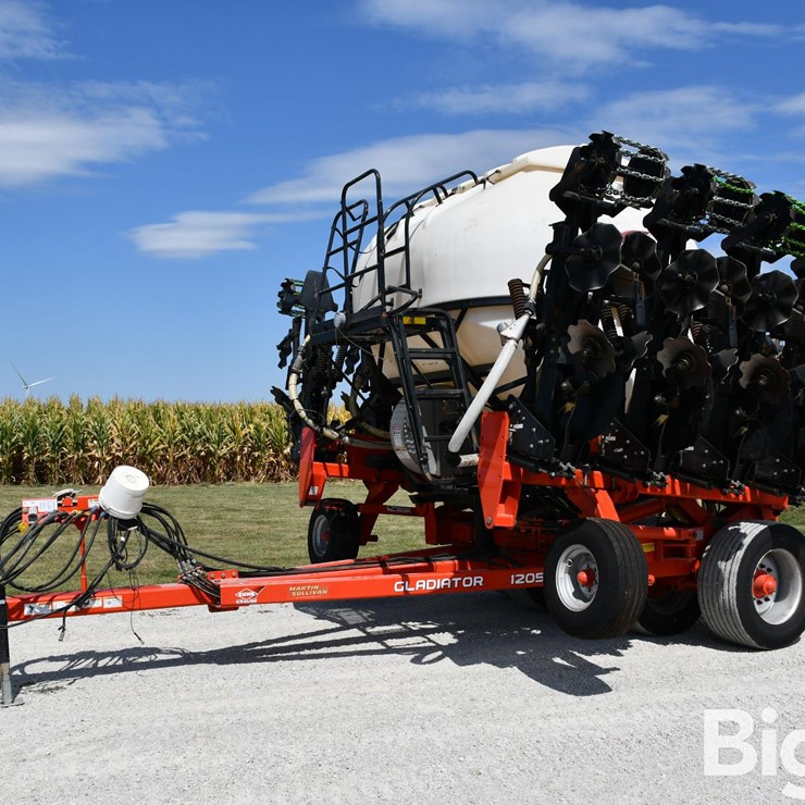2017 KUHN 1205 Gladiator 12 Row Strip Till