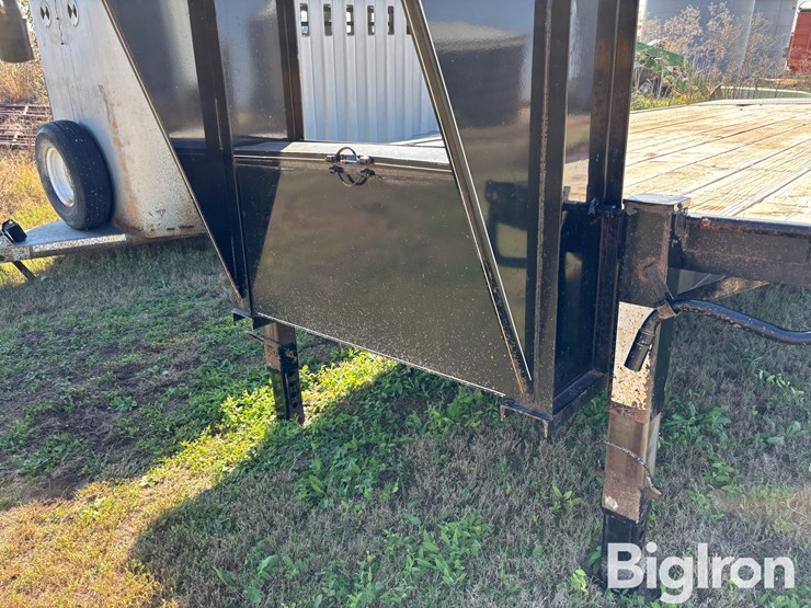 2015-travalong-t/a-gooseneck-flatbed-trailer-image-11