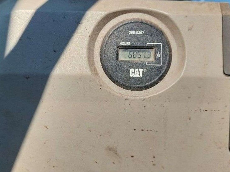 2019-caterpillar-325f-image-34