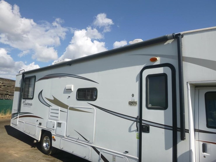 2014-ford-e450-image-25