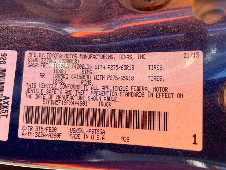 2015-toyota-tundra-sr5-image-40