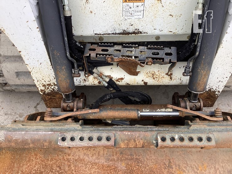 2019-bobcat-t740-image-10