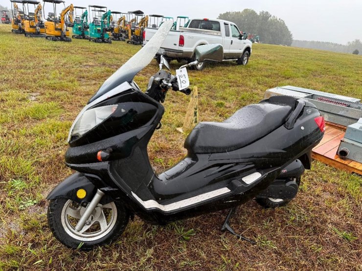 2011-znen-moped-**inop**-(has-title)-image-7
