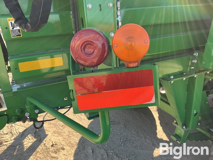 2021-john-deere-l341-image-19