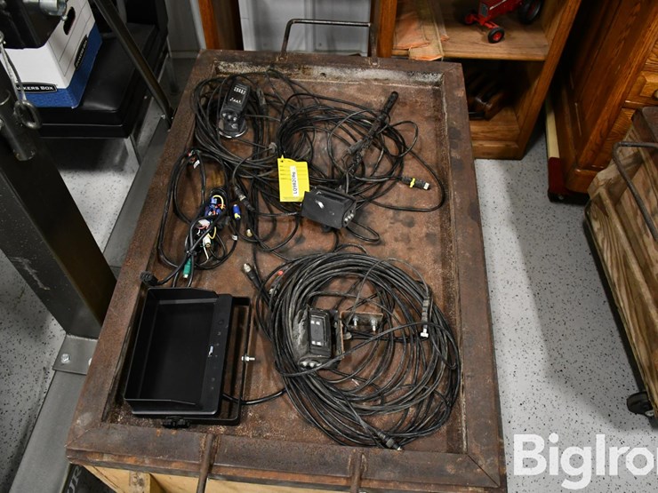 cab-cam-backup-tractor-cameras-image-4