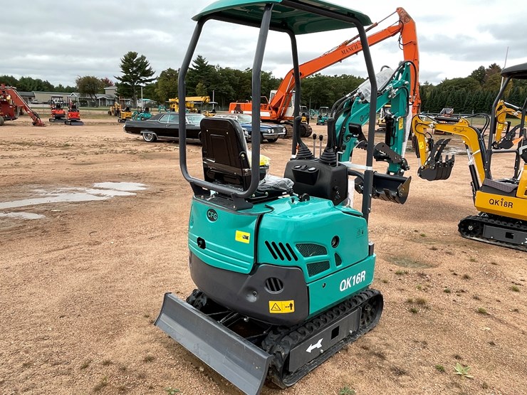 #1790-•-agt-qk16r-mini-excavator-image-5