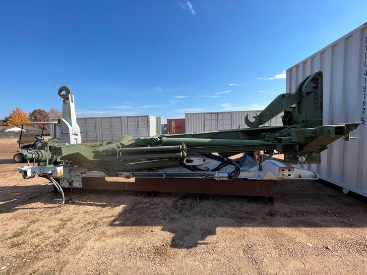 #3353-•-(2)-hook-lift-bed-frames-image-6