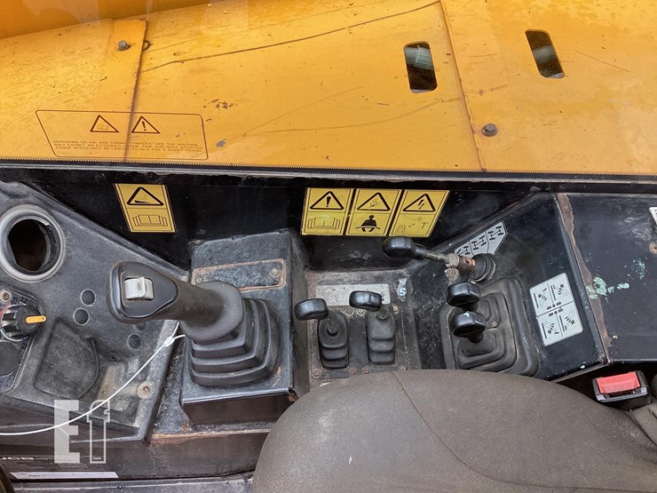 2017-jcb-512-56-image-14