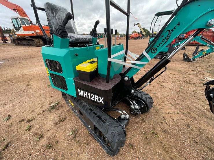 #1696-•-agt-mh12rx-mini-excavator-image-9