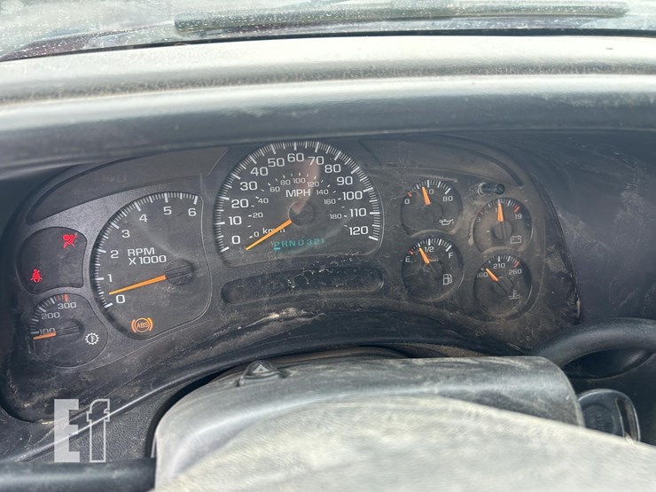 2003-chevrolet-silverado-2500-image-10