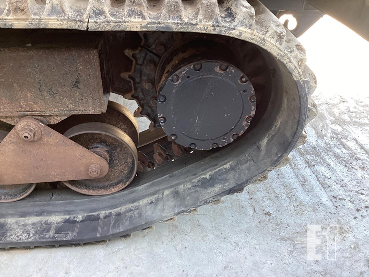 2010-morooka-mst1500vd-image-10