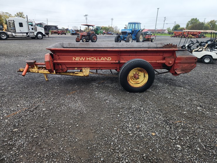 new-holland-329-image-1