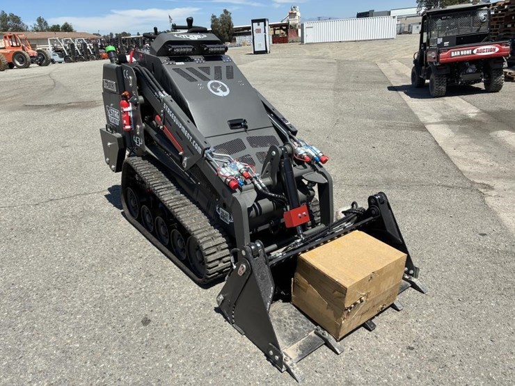 2025-stag-tl430-skid-steer-track-loader-image-2