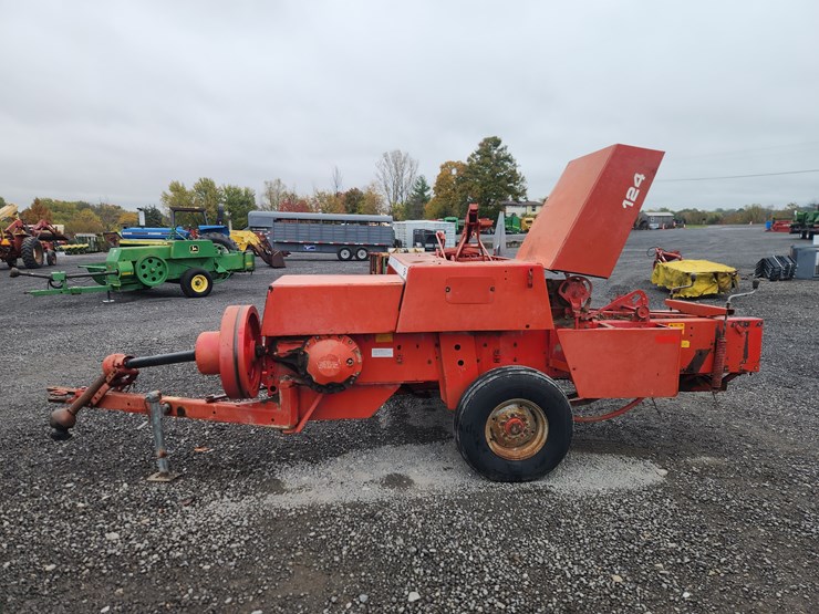 massey-ferguson-124-image-6