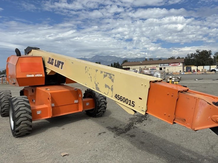 2015-jlg-600s-image-7