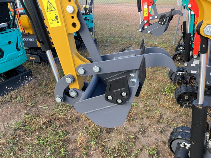 #1691-•-agt-mx12rx-mini-excavator-image-12