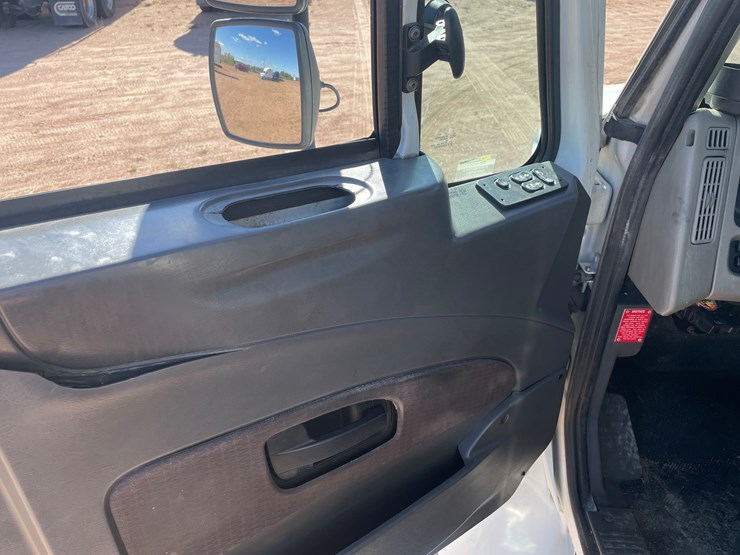 2012-international-durastar-4400-image-10