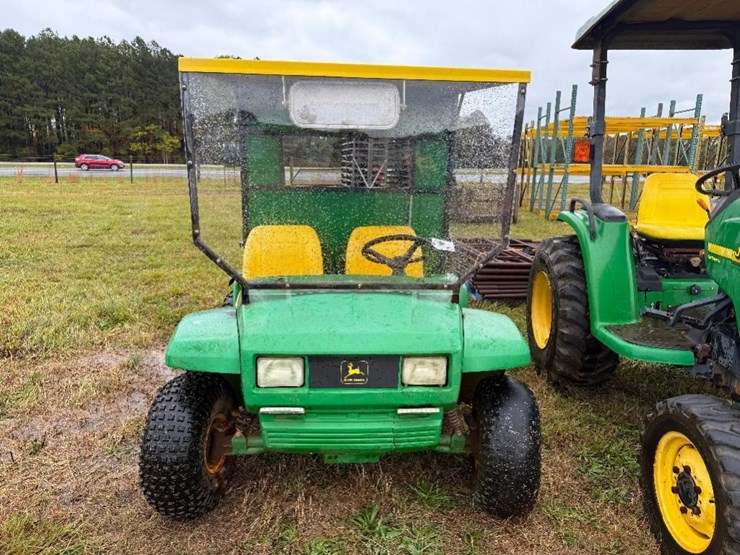 john-deere-gator-image-2