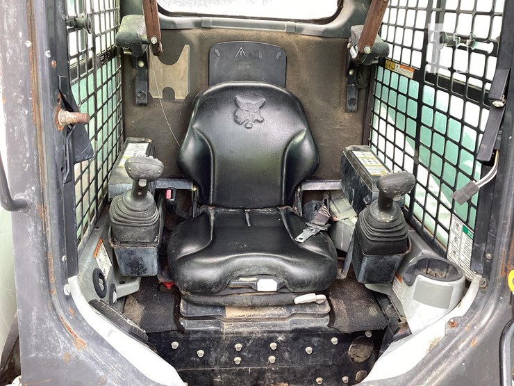 2014-bobcat-t870-image-14