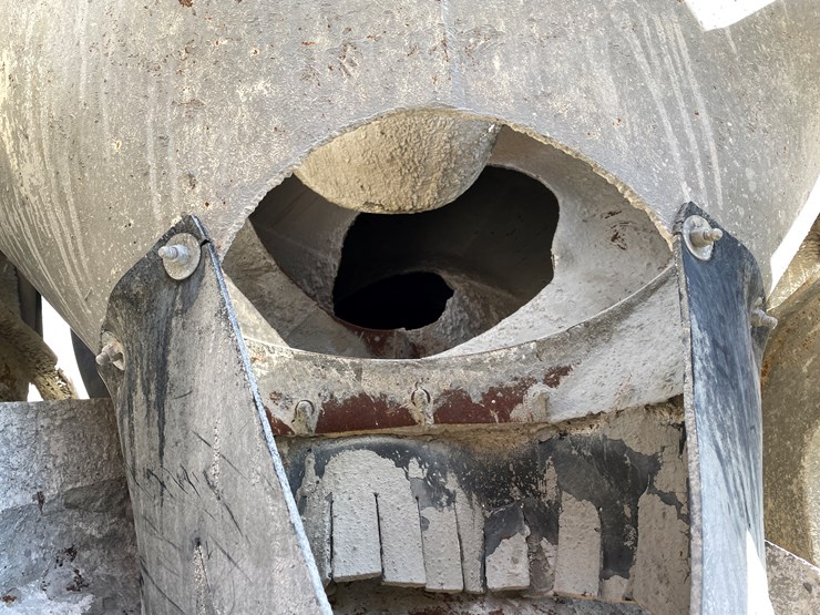 #3374-•-mcneilus-cement-mixer-drum-with-chutes-and-controls-image-8