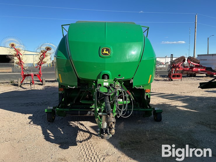 2021-john-deere-l341-image-2