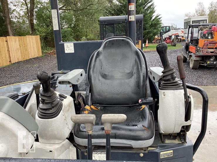 2015-deere-35g-image-15