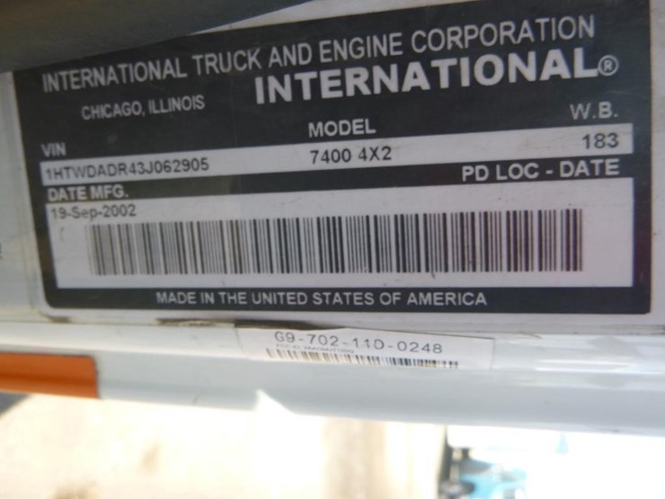 2003-international-7400-image-23
