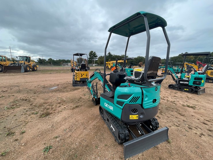 #1797-•-agt-qk16r-mini-excavator-image-6