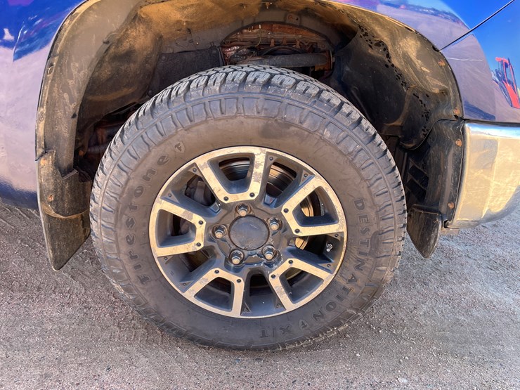 2015-toyota-tundra-sr5-image-19