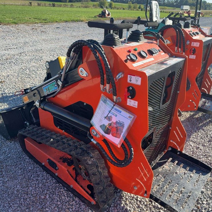 Future FT36C Skid Steer Loader - Electric Start, Open Station, 40" Bucket