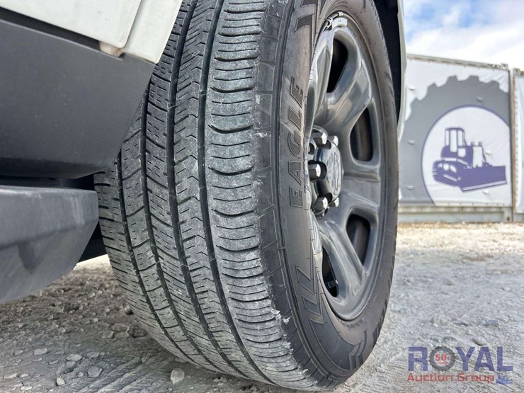 2022-chevrolet-tahoe-image-26