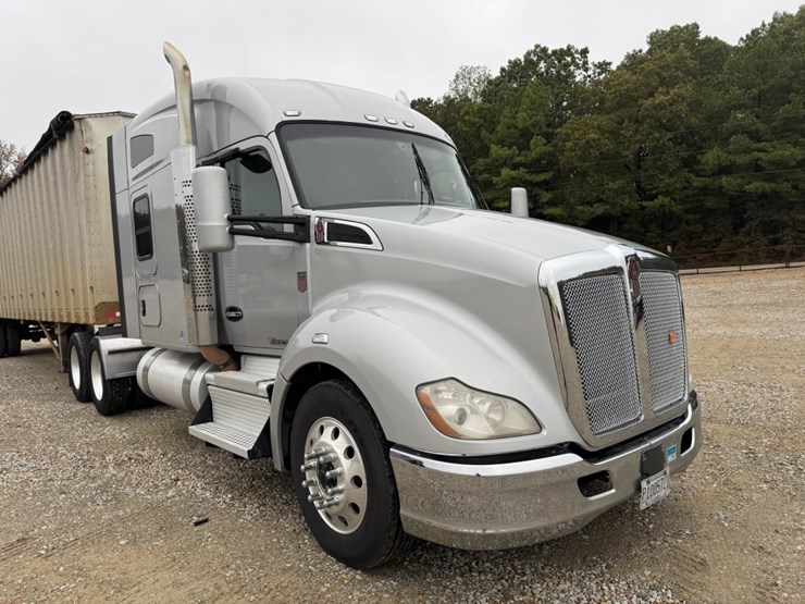 2018-kenworth-t680-image-3