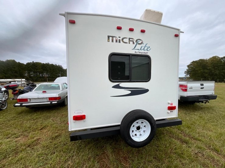 2015-forest-river-flagstaff-microlite-camper-image-5