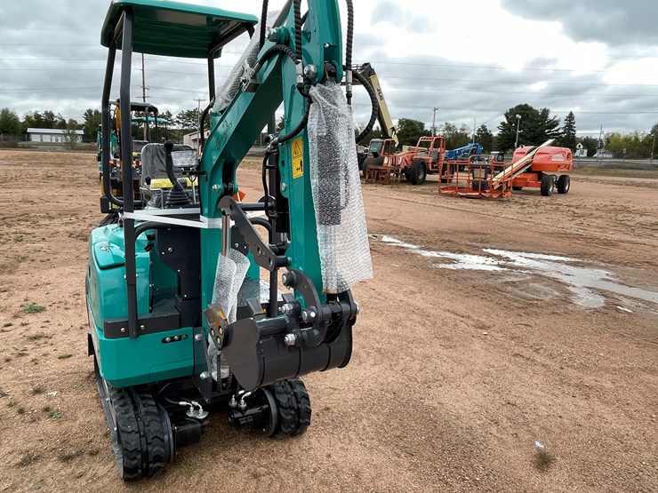 #1790-•-agt-qk16r-mini-excavator-image-2