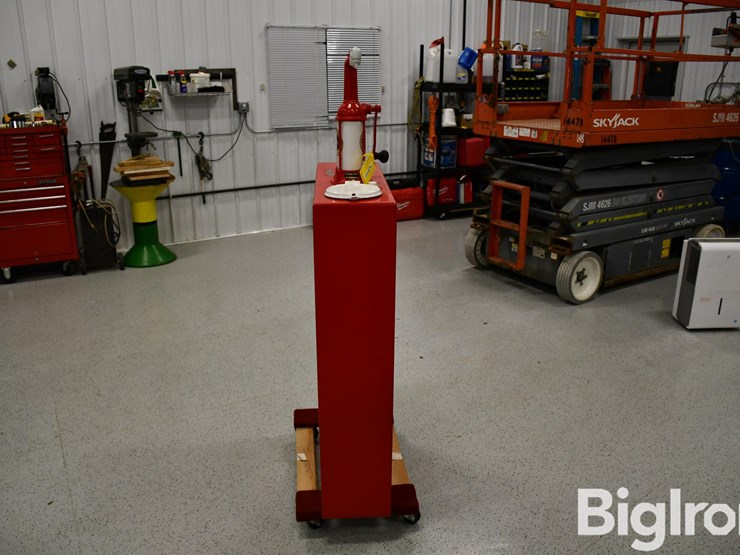 standard-oil-company-oil-tank-image-4