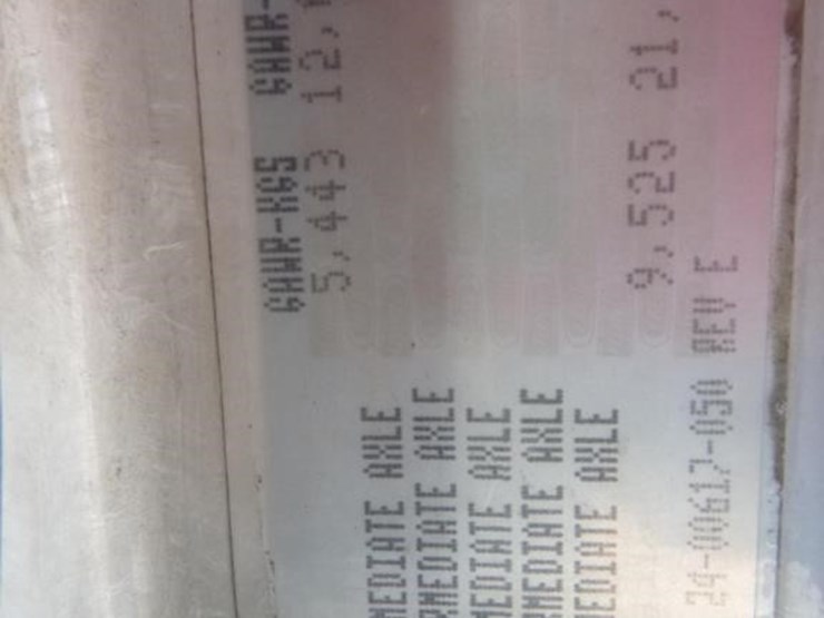 2001-freightliner-fl70-image-24