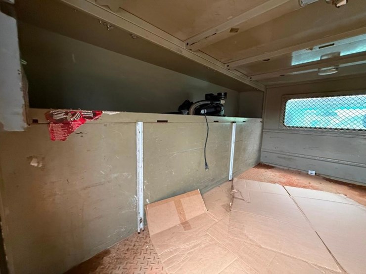 2010-chevrolet-2500-image-14