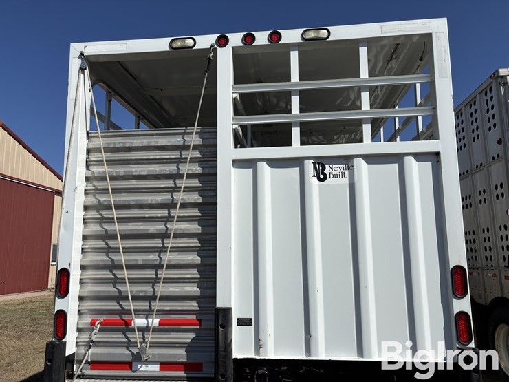 2013-neville-trailer-image-5