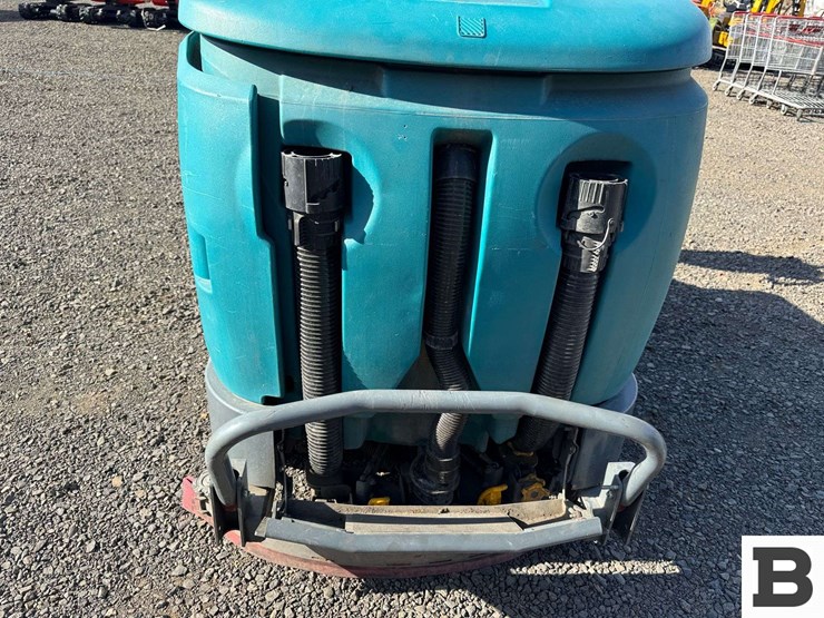 tennant-t7-ech20-floor-scrubber-image-8