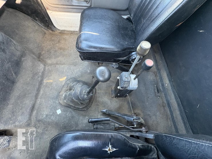 1996-ford-f800-image-19