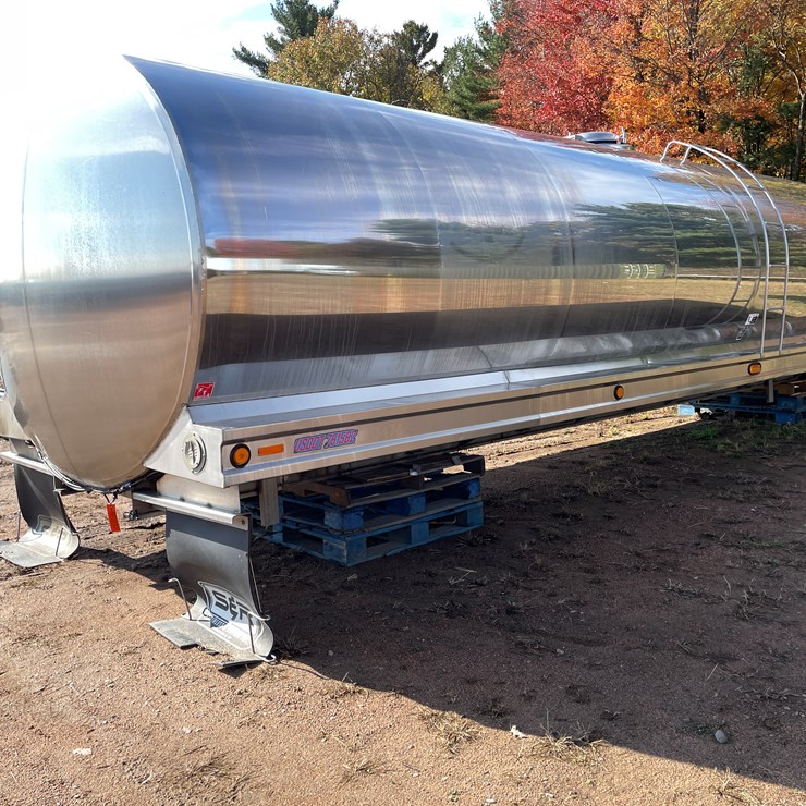 #3371 • 1982 Walker Bulk Milk Truck Tank