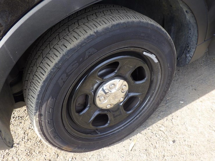 2019-ford-explorer-image-13