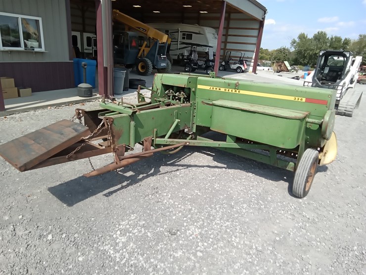 john-deere-336-image-4