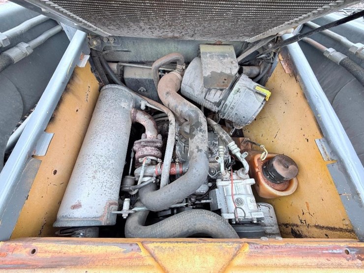 new-holland-ls185b-image-26