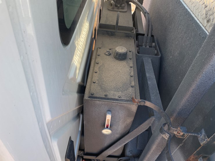 2012-international-durastar-4400-image-44