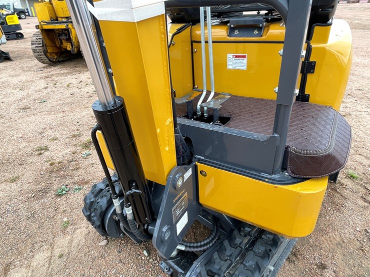 #1799-•-agt-qk18r-mini-excavator-image-17