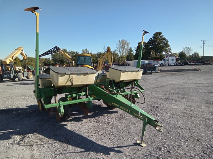 john-deere-7000-image-2