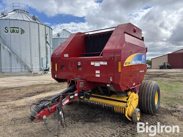 2012-new-holland-br7090-image-1